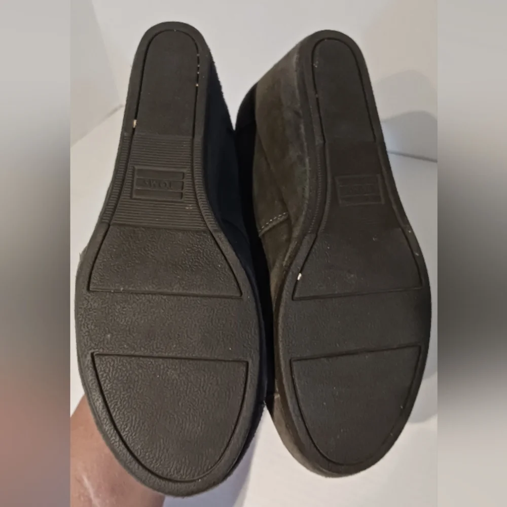 TOMS SZ.‎ 8 Gray Heeled Booties